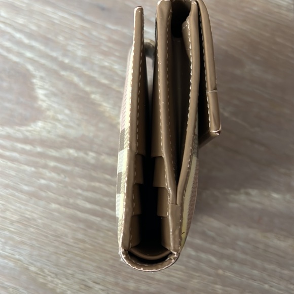 Burberry London Cotton Candy Pink RARE Nova Check Compact Wallet - Picture 9 of 9